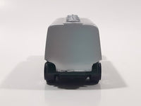Maisto Special Edition Gas Tanker Metropolitan Heating & Fuel Oil Truck Dark Green and Silver Die Cast Toy Car Vehicle