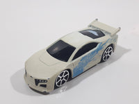 Maisto Street Speeder "Fresh Paint" White Die Cast Toy Car Vehicle