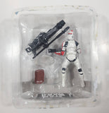 2002 Hasbro Star Wars Attack Of The Clones Clone Trooper White 4" Tall Toy Figure with Accessories