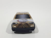 Unknown Brand Bulldog Themed Light Brown and White Thin Metal Die Cast Toy Car Vehicle