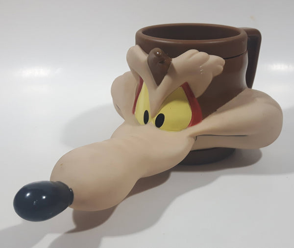 1992 Warner Bros. Looney Tunes Wile E. Coyote Plastic Coffee Cup Mug Cartoon Collectible