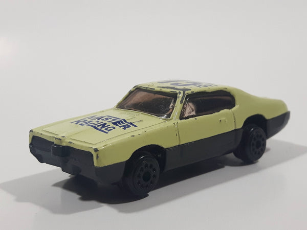 Unknown Brand "Master Racing" #15 Light Foam Green Die Cast Toy Car Vehicle