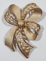 Twisted Ribbon Shaped 1 1/2" x 2 3/4" Metal Brooch Pin