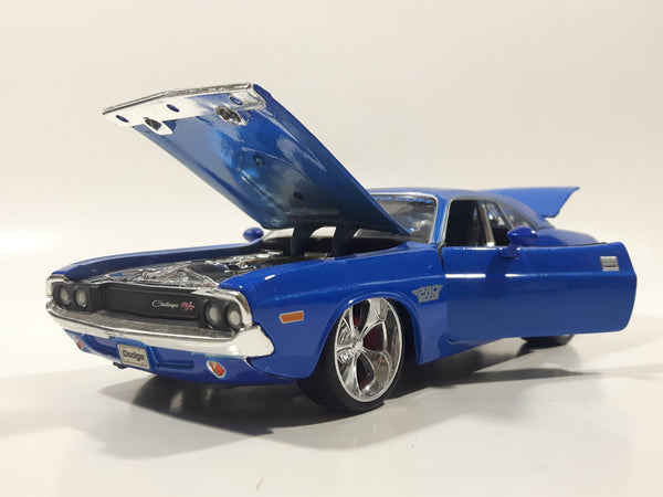 2005 Maisto Pro Modz 1970 Dodge Challenger R/T Blue 1/24 Scale Die Cast Toy Car Vehicle