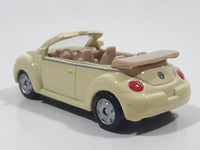 Maisto Volkswagen New Beetle Converible Light Yellow Beige Die Cast Toy Car Vehicle