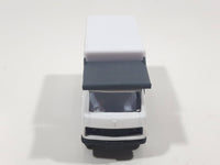 Fast Lane DKE1 GlobeStar Airlines Catering Airplane Loading Scissor Lift Container Truck White Die Cast Toy Car Vehicle
