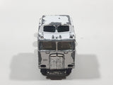 Vintage 1981 Yatming No. 1404 JRI Univ Studios Kenworth K100 COE Aerodyne 108 Semi Tractor Truck White Die Cast Toy Car Vehicle