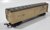 Tri-ang HO Scale TR 2690 Refrigerator Box Car Cream White Grey Roof Toy Train Car Vehicle