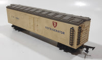 Tri-ang HO Scale TR 2690 Refrigerator Box Car Cream White Grey Roof Toy Train Car Vehicle