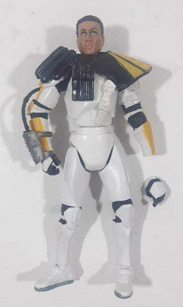 2005 Hasbro LFL Star Wars Legacy Collection Arc Trooper Commander Yellow 4" Tall Toy Action Figure Broken Hand