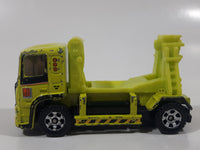 2010 Matchbox Construction Trucks Cement Mixer 2006 Fluorescent Yellow Die Cast Toy Car Vehicle