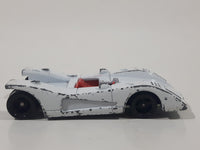 Vintage Aviva United Features Syndicate No. C3 Snoopy Woodstock White Die Cast Toy Race Car Vehicle Made in Hong Kong