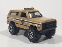 2009 Matchbox Croc Zoo Chevy Blazer 4x4 Tan Brown Die Cast Toy Car Vehicle