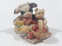 1993 Enesco Mary's Moo Moos "You Are The Apple Of My Eye" 2 3/4" Tall Resin Figurine 628867