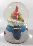 2006 Viacom SpongeBob SquarePants Windup Musical 5 1/2" Tall Glass and Resin Snow Globe Plays "Jingle Bells"