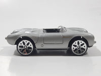 Maisto Porsche 550 A Spyder Silver Grey 1/64 Scale Die Cast Toy Car Vehicle