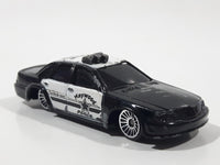 2005 Maisto Ford Interceptor Haywood Police Tactical Unit 1035 Black and White Die Cast Toy Police Officer Cop Vehicle