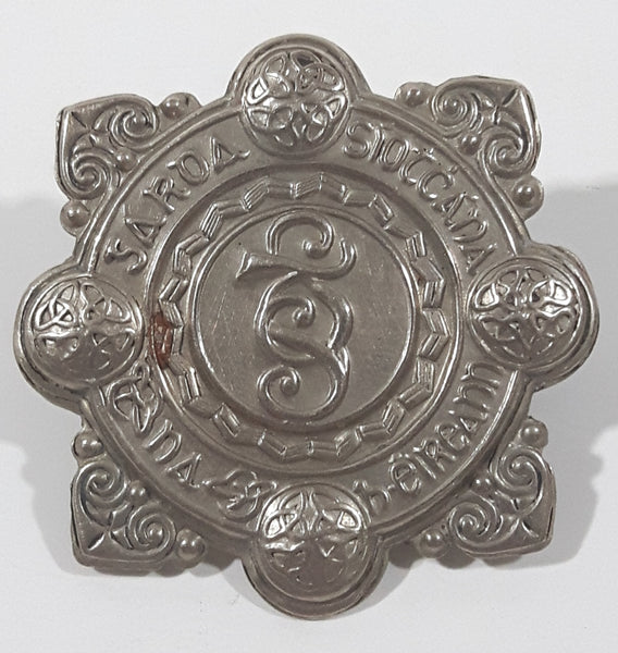 Vintage Irish Police Garda Siochana 1 5/8" x 1 5/8" Metal Cap Badge