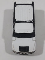 Maisto Hummer H2 White Die Cast Toy Truck SUV Vehicle
