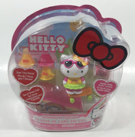 2011 Jada Toys Hello Kitty Rainbow Dream 2 1/2" Tall Toy Figure and Accessories New in Package