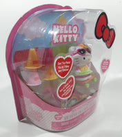 2011 Jada Toys Hello Kitty Rainbow Dream 2 1/2" Tall Toy Figure and Accessories New in Package