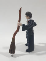 2004 WBEI Harry Potter Hogwarts Uniform with Quidditch Broom Stick Accessory 2 5/8" Tall Toy Action Figure