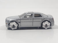 2006 Hot Wheels First Editions Chrysler 300C Hemi Silver Die Cast Toy Car Vehicle