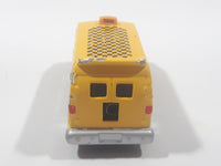 Maisto Vantasy Van Cruisin' Taxi Cab Yellow Die Cast Toy Car Vehicle