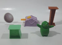 2016 McDonald's Rovio Angry Birds Green Pig Launcher Plastic Toy Figure Set