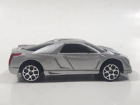 Maisto 2002 Cadillac Cien Concept Silver Die Cast Toy Car Vehicle