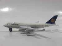 2009 Matchbox Lufthansa Boeing 747-400 Jumbo Passenger Jet Airplane White Die Cast Toy Car Vehicle