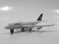 2009 Matchbox Lufthansa Boeing 747-400 Jumbo Passenger Jet Airplane White Die Cast Toy Car Vehicle