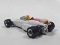 Vintage 1965 1972 Aviva United Features Syndicate Peanuts Woodstock Racer White Die Cast Toy Car Vehicle