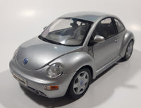 Maisto Volkswagen New Beetle Silver 1/18 Scale Die Cast Toy Car Vehicle with Opening Doors Hood and Hatch