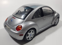 Maisto Volkswagen New Beetle Silver 1/18 Scale Die Cast Toy Car Vehicle with Opening Doors Hood and Hatch