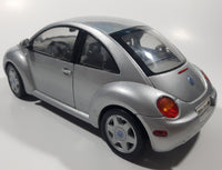 Maisto Volkswagen New Beetle Silver 1/18 Scale Die Cast Toy Car Vehicle with Opening Doors Hood and Hatch