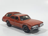 2010 Matchbox Camping Adventure 1971 Oldsmobile Vista Cruiser Metalflake Dark Orange 1:68 Scale Die Cast Toy Car Vehicle