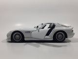 Maisto Dodge Viper GT2 White with Blue Stripes 1/24 Scale Die Cast Toy Car Vehicle Missing Spoiler