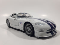 Maisto Dodge Viper GT2 White with Blue Stripes 1/24 Scale Die Cast Toy Car Vehicle Missing Spoiler