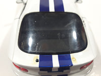 Maisto Dodge Viper GT2 White with Blue Stripes 1/24 Scale Die Cast Toy Car Vehicle Missing Spoiler