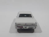 2005 Maisto G Ridez 1965 Buick Riviera White Die Cast Toy Car Vehicle with Rubber Wheels