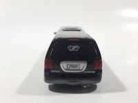Maisto Playerz Luxury Lincoln Navigator Limousine Black 1/64 Scale Die Cast Toy Car Vehicle