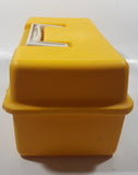 Vintage 1965 Zebco United Features Syndicate Peanuts Snoopy Catch 'Em Box Yellow Plastic Fishing Tackle Box