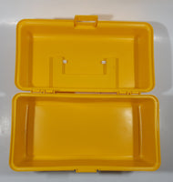 Vintage 1965 Zebco United Features Syndicate Peanuts Snoopy Catch 'Em Box Yellow Plastic Fishing Tackle Box