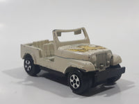 Vintage 1981 ERTL Dukes of Hazzard Daisy Duke's Jeep White Cream Die Cast Toy Car Vehicle 1/64 Scale