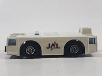 Welly No. 9513 JAL Japanese Airlines Airport Ground Support Airplane Towing Vehicle White Die Cast Toy Car Vehicle