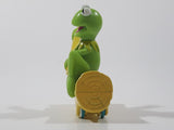 Rare Aspen Henson Muppets Kermit The Frog Playing Banjo on Yellow Log Shaped 3" Toy Car Vehicle