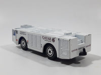 Rare RealToy Qatar Airways Airport Ground Support Airplane Towing Vehicle White Die Cast Toy Car Vehicle