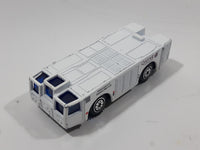 Rare RealToy Qatar Airways Airport Ground Support Airplane Towing Vehicle White Die Cast Toy Car Vehicle