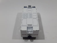 Rare RealToy Qatar Airways Airport Ground Support Airplane Towing Vehicle White Die Cast Toy Car Vehicle